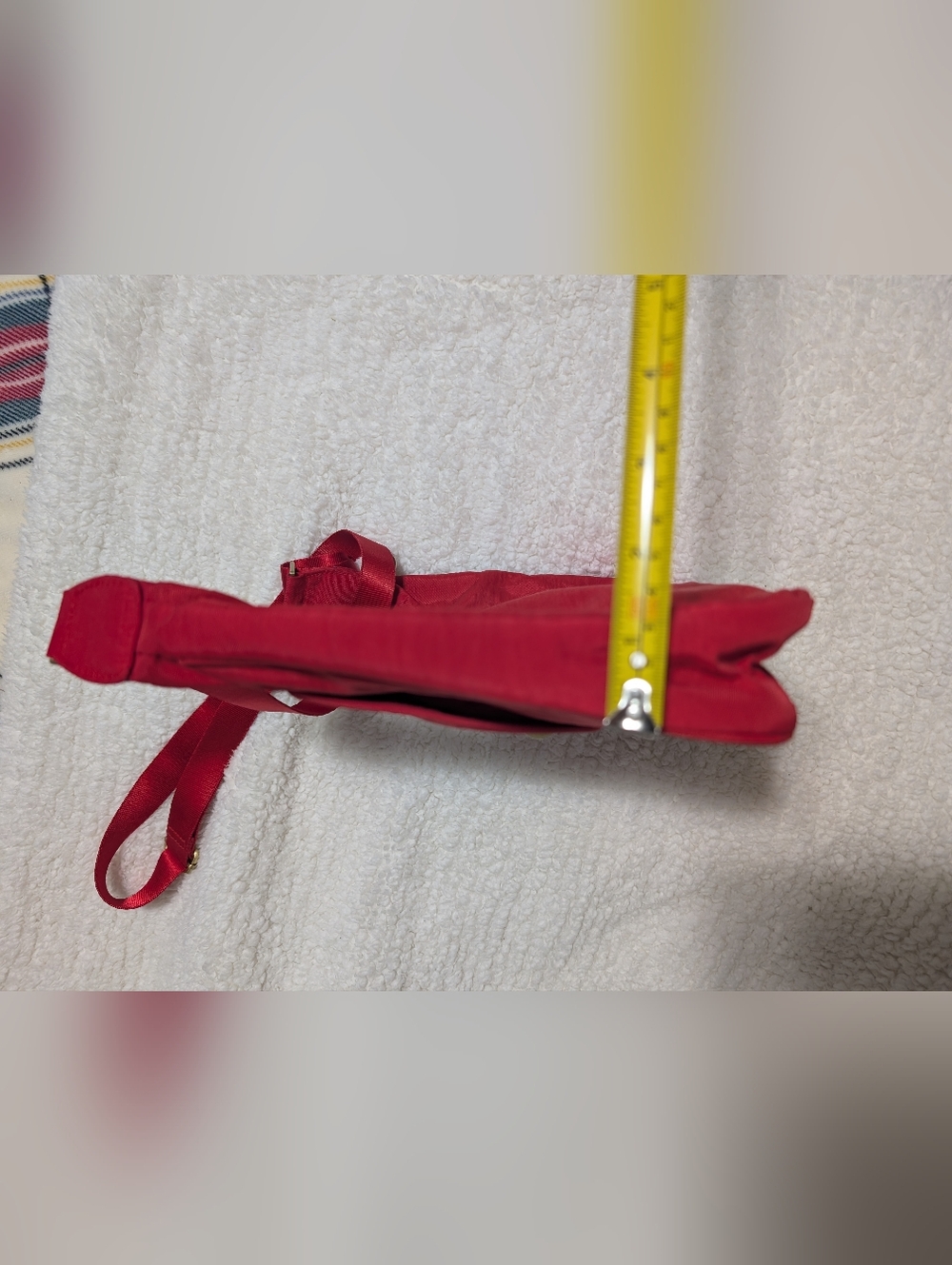 Baggallini | True Red Crossbody Purse - Picture 5 of 8